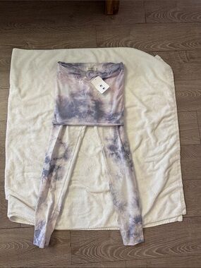 NWT Omgirl Tie-Dye skirted legging in Lavender and Dusty Pink